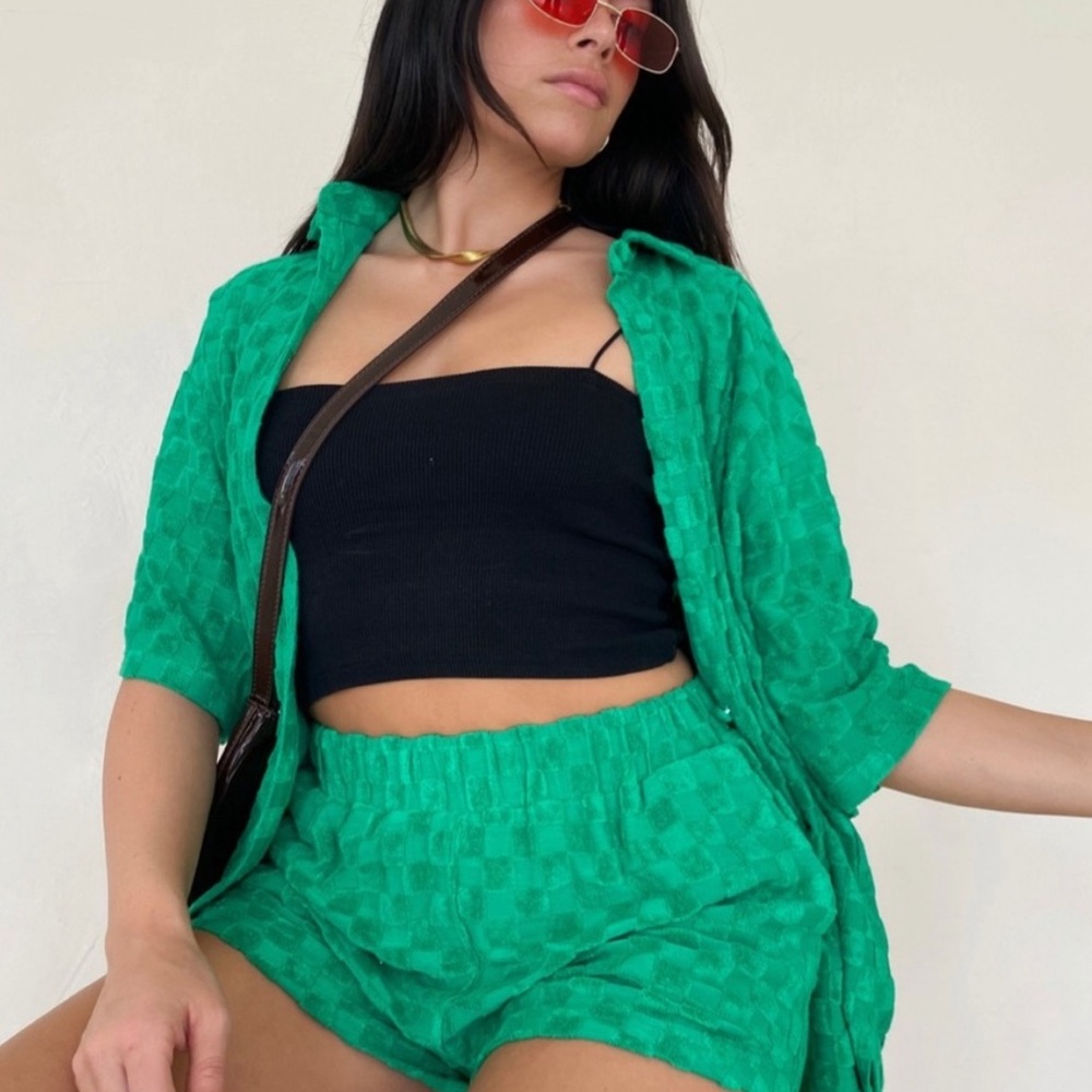 BAILEY ROSE Green Checkered Oversized Terrycloth Top